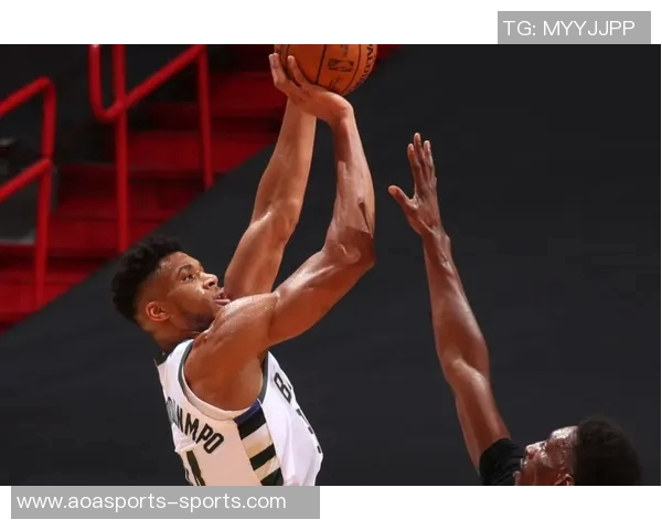 霍勒迪创下35岁266天单场35分10助与真实命中率90以上的历史新纪录